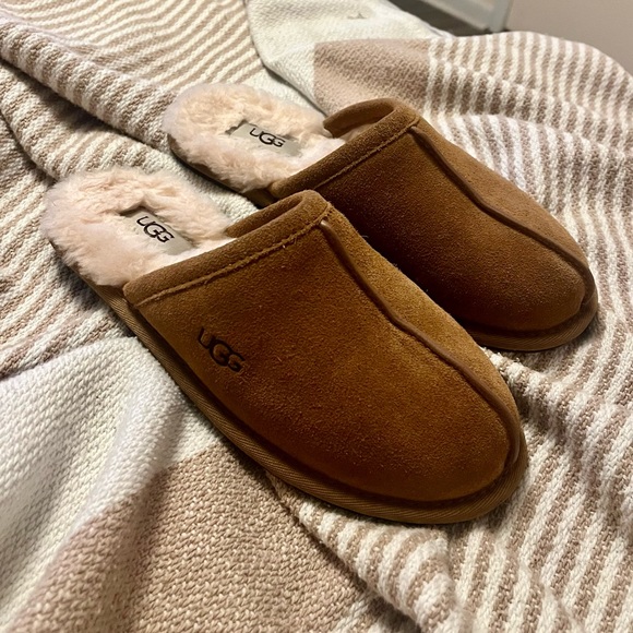 UGG Slippers - Picture 3 of 3